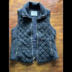 Abercrombie and Fitch vest black